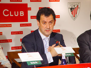 Fernando Lamikiz en su primera rueda de prensa como presidente del Athletic