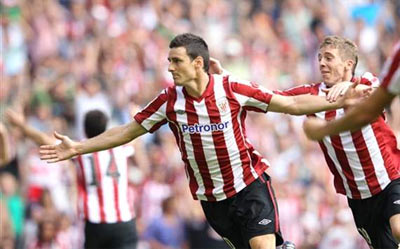 Aritz Aduriz celebrando un gol