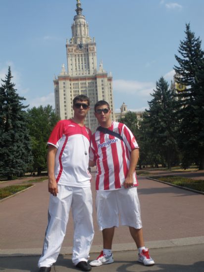 IÑAKI Y AITOR PASEANDO POR MOSCU