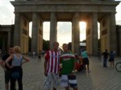IÑAKI Y AITOR EN LA PUERTA DE BRANDENBURGO