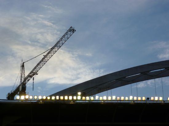 Nuestro Arco, y las gruas de San Mamés Barria