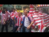 Valentino y el Zulu dándolo todo en la final de UEFA por Bilbo.