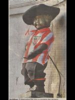 El Manneken Pis ya es  zurigorri 