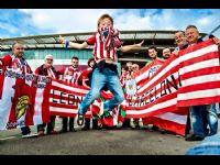 Los primeros leones asaltan el Camp Nou