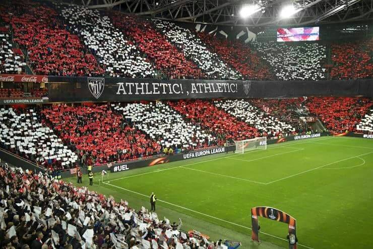 La bandera de la Peña Madrileña se cuela en el mosaico