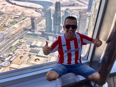 Un Canario y el Athletic en el edificio más grande del mundo!