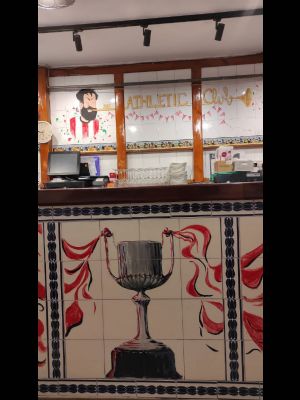 Pintado a mano en el bar calero de Santurtzi