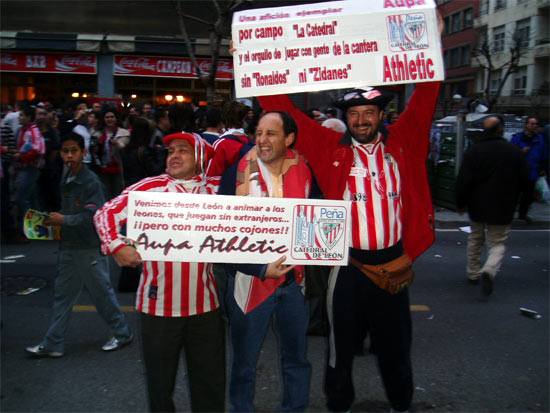 Celebrando el partidazo!!