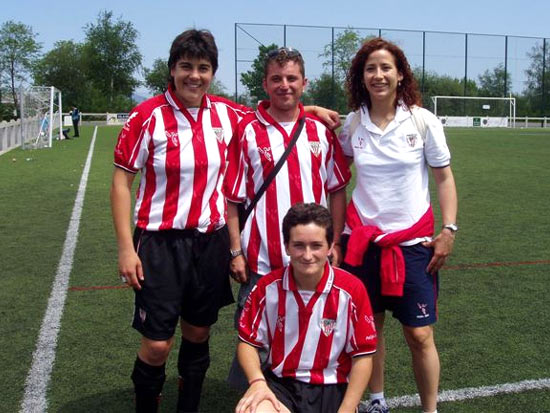 El tron con las campeonas en Artxanda