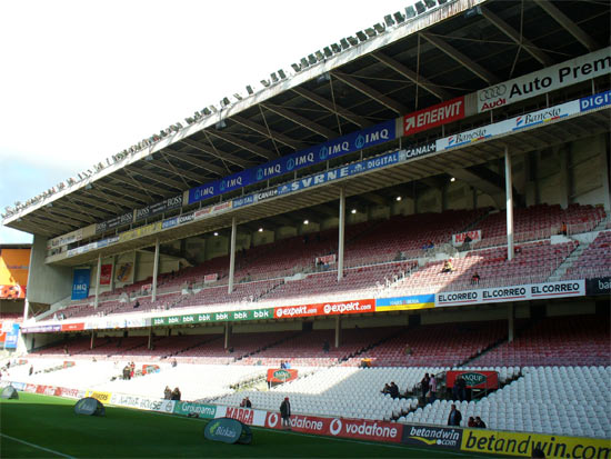 Tribuna y Grada Este