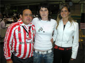 Tino y dos leonas