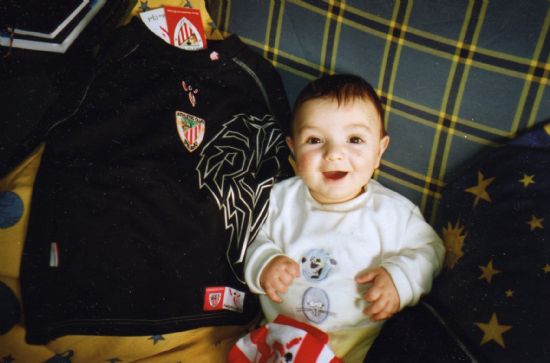 Adrian con la zamarra del Athletic