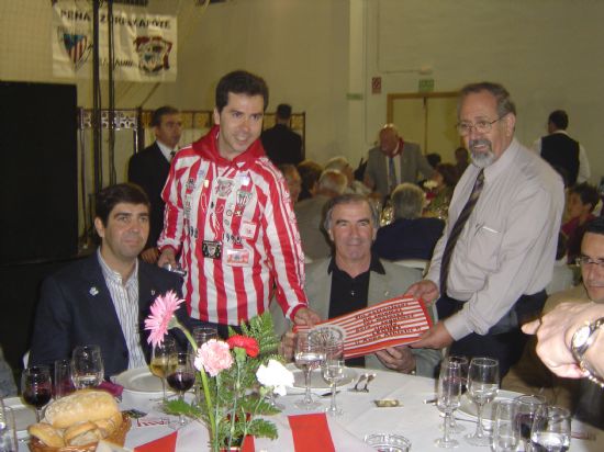 Entrega regalo al Club congreso San Pedro del Pinatar