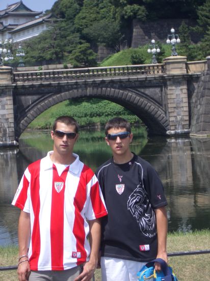 Iñaki y Aitor de visita por Tokio