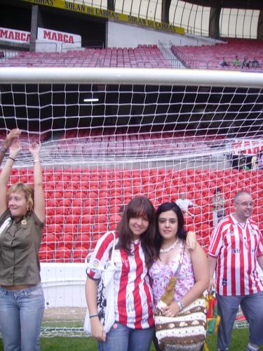 Pati y Alaitz en San Mamés