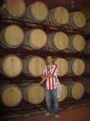Con toneles de vino