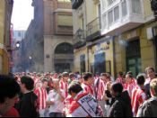 Marea de humo y marea rojiblanca