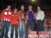 Con txapela roja