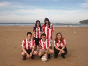 En la playa de Laredo