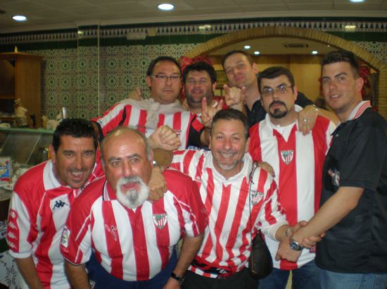 Los Txupones y Peña la Vila