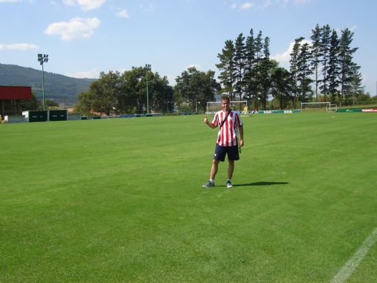En el campo donde entrenan los nuestros.