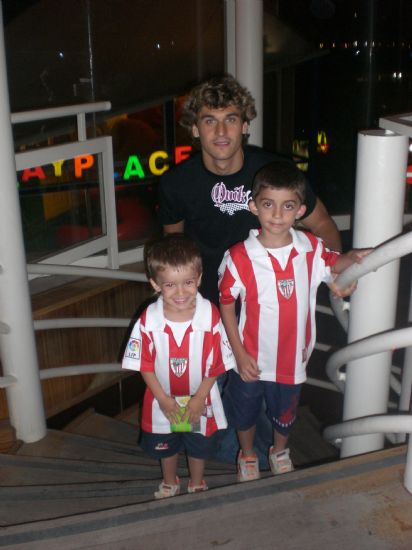 Los txikis con Fernando