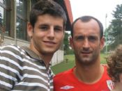Con el abuelo e insignia del Athletic