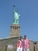 IÑAKI Y AITOR EN LA ESTATUA DE LA LIBERTAD