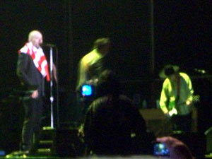 REM hizo las delicias del público bilbaÃno con la camiseta del Athletic