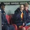 Iniesta mandó callar a un aficionado tras ser sustituído