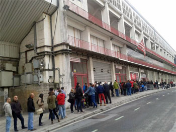 Largas colas en el Museo del Athletic