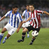 Carlos Gurpegi durante un lance del derby ante la Real Sociedad