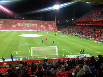 San Mamés preparado para el partido
