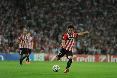 Unai López, en un lance de su debut ante el Nápoles