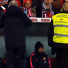 Los suplentes del Barcelona se cachondean de una vigilante