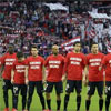 Los jugadores saltaron al campo con camisetas de apoyo a Muniain