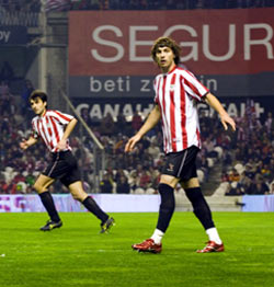 Amorebieta durante un lance ante Osasuna