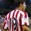 Angulo sacando un corner en el partido de homenaje al socio frente al Olympiacos