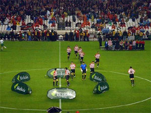 Salida al campo de los jugadores