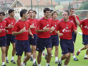Los cachorros correteando por Lezama