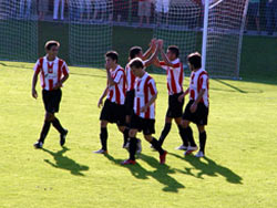 Victoria ante el Zamora por 2-1