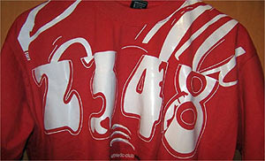 Camiseta conmemorativa del regreso de Carlos Gurpegui