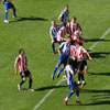 Remate de un corner en el Deportivo - Athletic