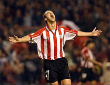 Joseba Etxeberria celebrando un gol