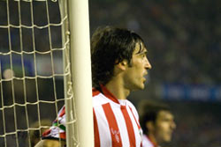 El Athletic regresa al descenso en el Camp Nou