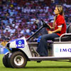 El coche de IMQ sale al campo para recoger a un jugador