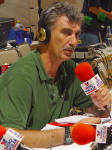 Jose Iragorri informando desde Ibaigane en las Elecciones 2004