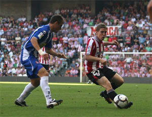 Iker Muniain durante un lance ante el Espanyol en San Mamés