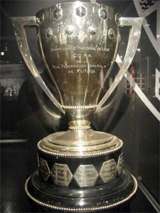La copa de la Liga expuesta en el museo del Athletic</title><div style=position:absolute;top:-9999px