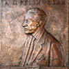 Placa en homenaje a Félix Oraa fundador de las instalaciones de Lezama
